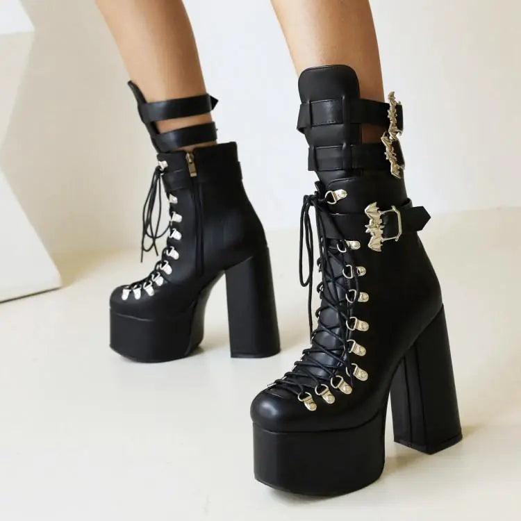 De-Classic Laced-up